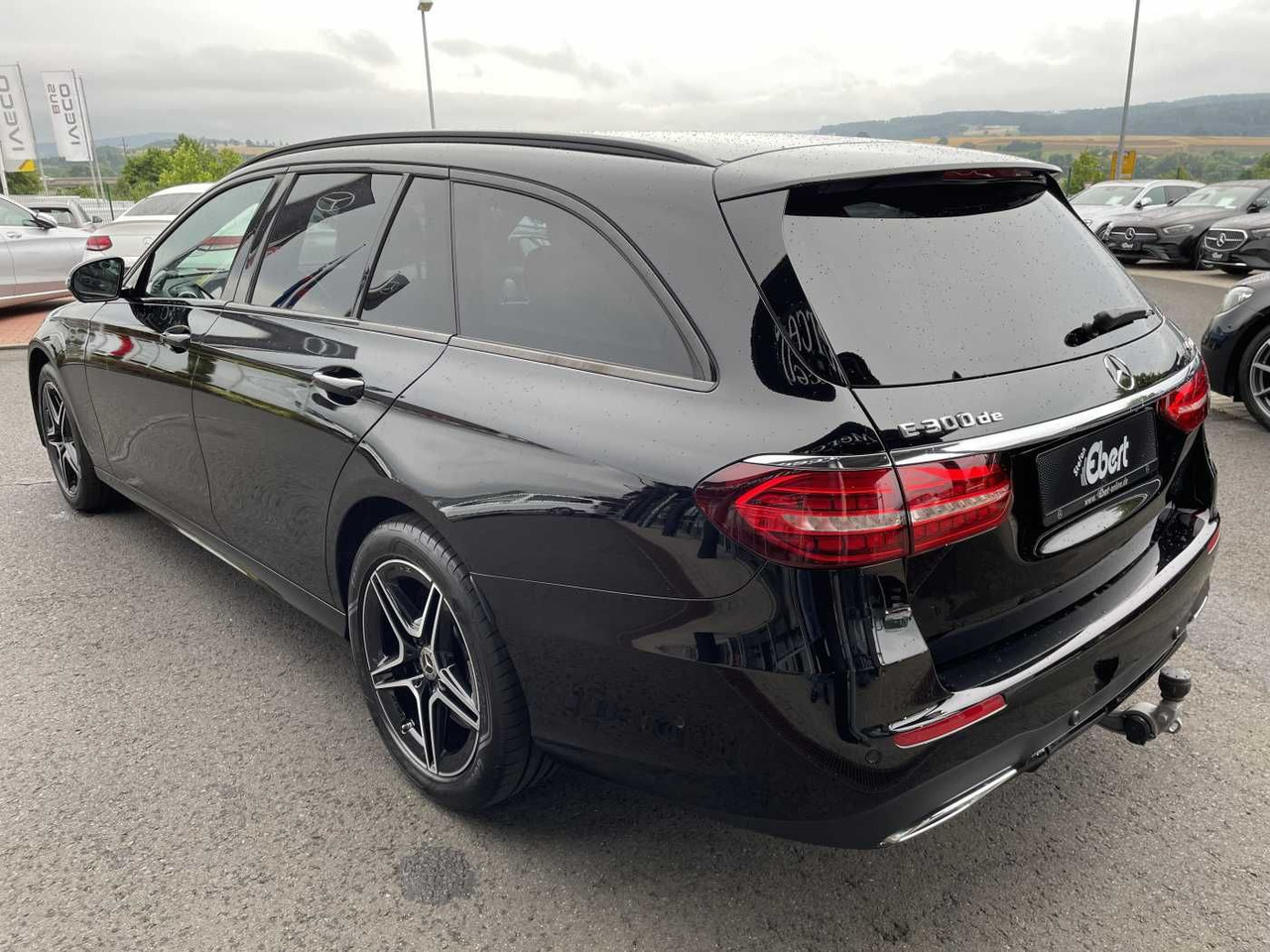 Mercedes-Benz E 300 T de 4M AMG+AHK+Distr+Burm+ R-Kamera+Carpl - Automóvel: foto 3 Mercedes-Benz E 300 T de 4M AMG+AHK+Distr+Burm+ R-Kamera+Carpl - Automóvel: foto 3