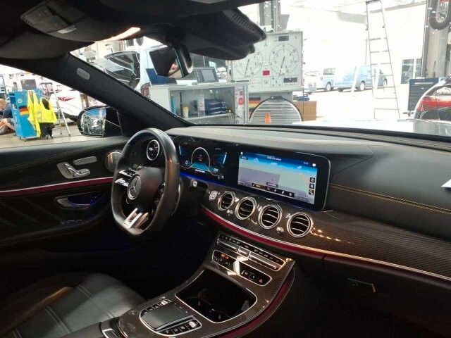 Mercedes-Benz E 63 AMG S Pano+Burm+AirM+HUD+Multibeam+HUD+360 - Sedan: foto 3 Mercedes-Benz E 63 AMG S Pano+Burm+AirM+HUD+Multibeam+HUD+360 - Sedan: foto 3