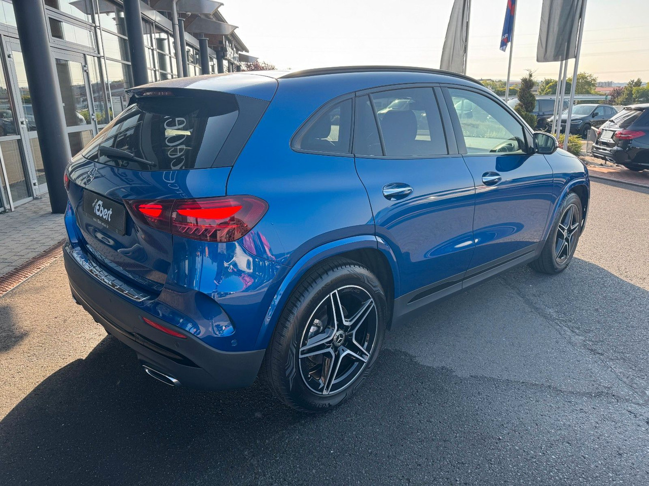 Mercedes-Benz GLA 200 AMG+PANO+DistrPlus+RFK+Night - SUV: foto 4 Mercedes-Benz GLA 200 AMG+PANO+DistrPlus+RFK+Night - SUV: foto 4