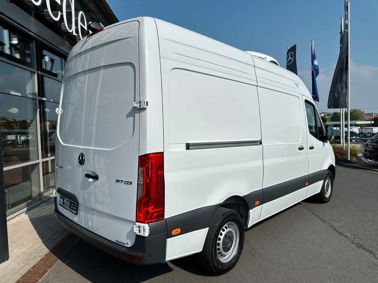 Mercedes-Benz Sprinter 317 CDI Frischdienst Fahr-/Standkühlung - Carrinha frigorífica: foto 4 Mercedes-Benz Sprinter 317 CDI Frischdienst Fahr-/Standkühlung - Carrinha frigorífica: foto 4
