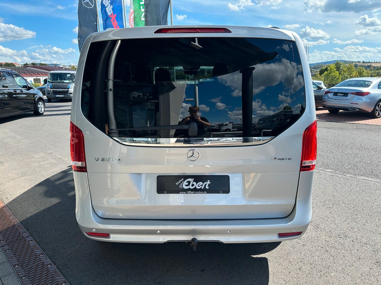 Mercedes-Benz V 250 EDITION 4MATIC Kompakt Liege-Paket AHK2,5t - Carrinha: foto 5 Mercedes-Benz V 250 EDITION 4MATIC Kompakt Liege-Paket AHK2,5t - Carrinha: foto 5