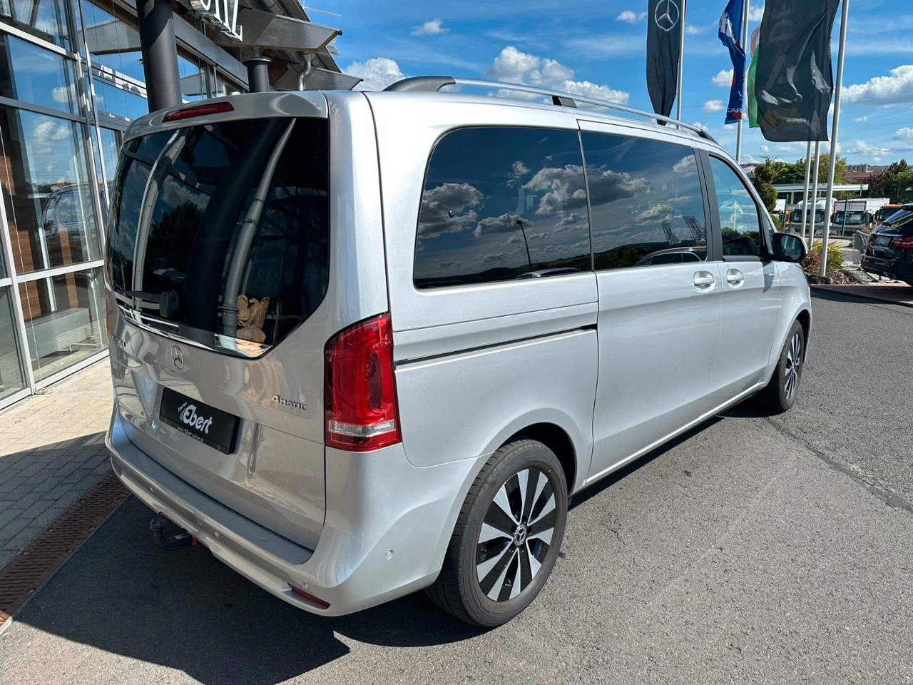 Mercedes-Benz V 250 EDITION 4MATIC Kompakt Liege-Paket AHK2,5t - Carrinha: foto 4 Mercedes-Benz V 250 EDITION 4MATIC Kompakt Liege-Paket AHK2,5t - Carrinha: foto 4