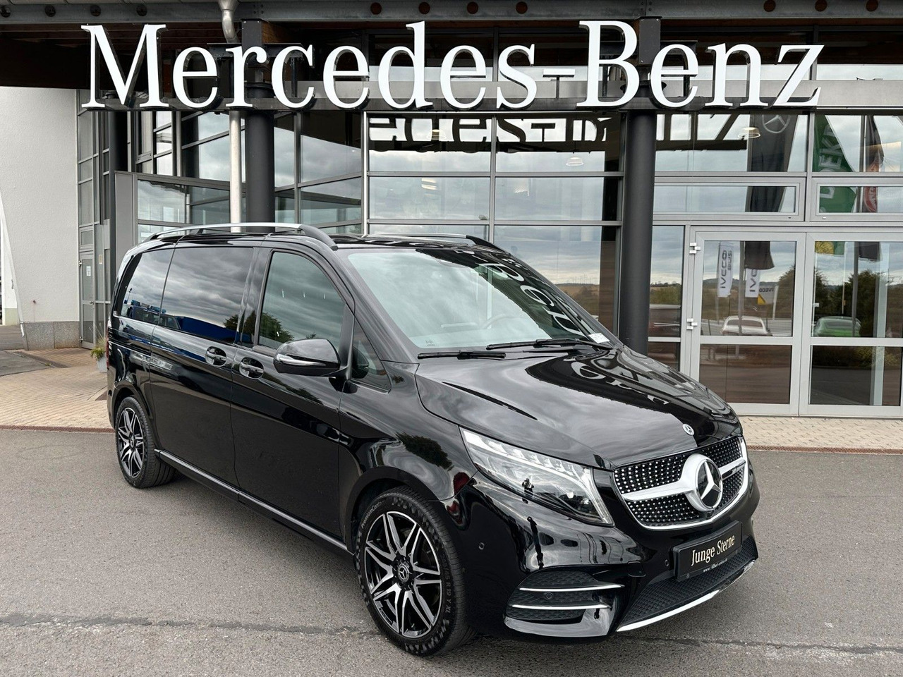 Mercedes-Benz V 250 d EDITION AMG Kompakt ILS elektr Türen - Carrinha: foto 1 Mercedes-Benz V 250 d EDITION AMG Kompakt ILS elektr Türen - Carrinha: foto 1