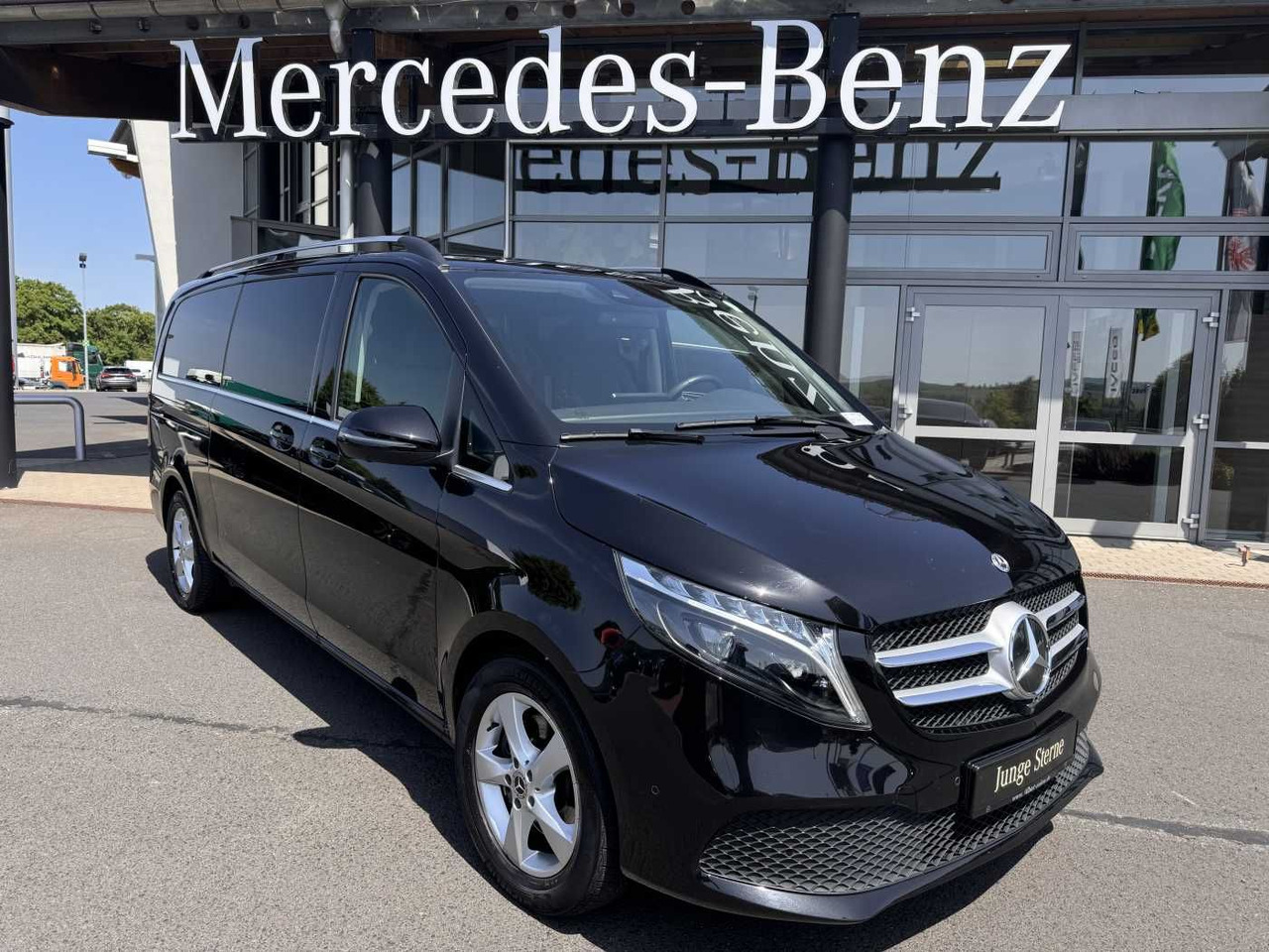 Mercedes-Benz V 300 d 4MATIC AVA 3430 AHK2,5 DISTRONIC 360 - Automóvel: foto 1 Mercedes-Benz V 300 d 4MATIC AVA 3430 AHK2,5 DISTRONIC 360 - Automóvel: foto 1