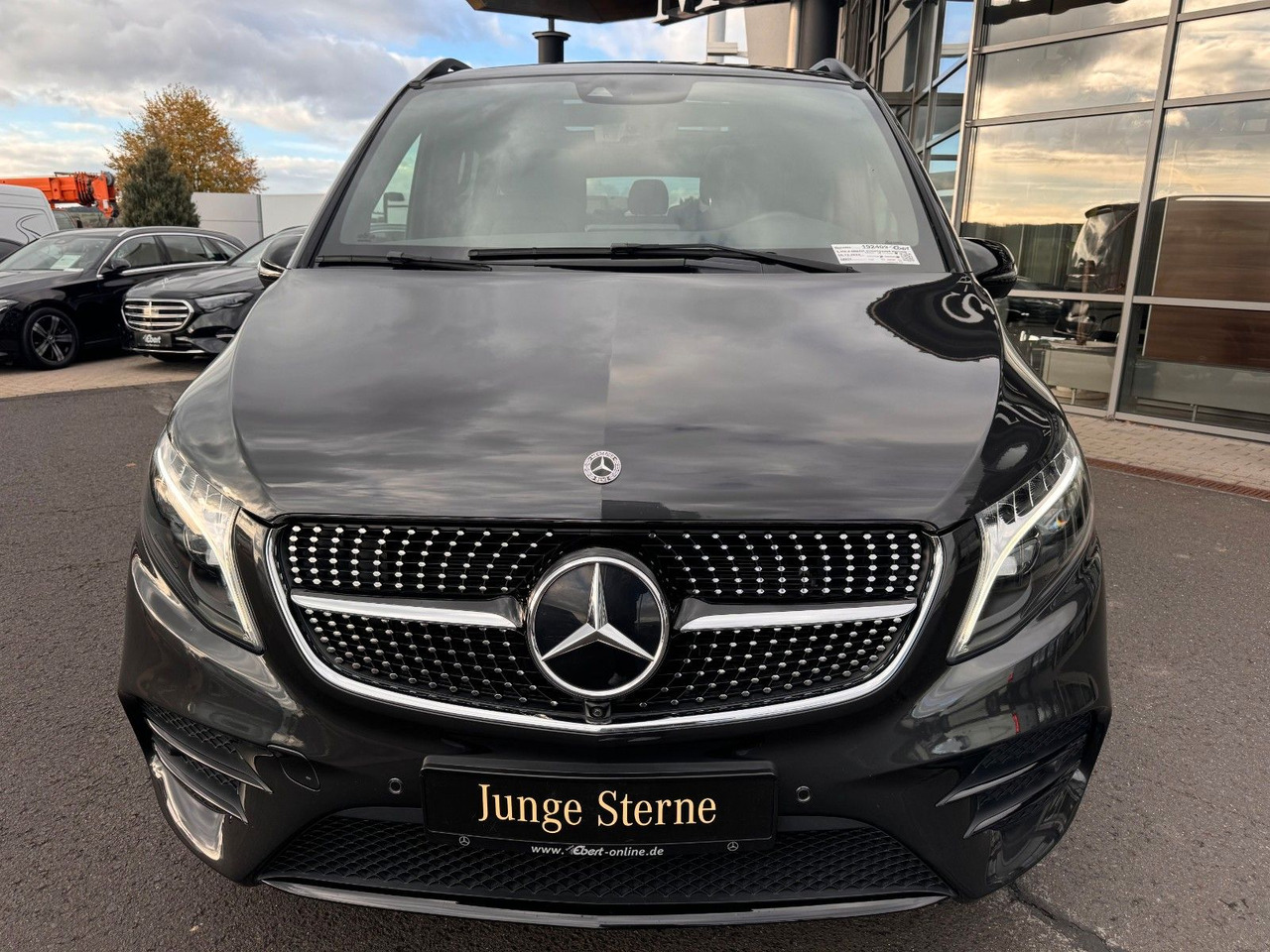 Mercedes-Benz V 300 d 4MATIC AVA ED AMG DISTR Stdh AHK2,5 PANO - Carrinha: foto 2 Mercedes-Benz V 300 d 4MATIC AVA ED AMG DISTR Stdh AHK2,5 PANO - Carrinha: foto 2