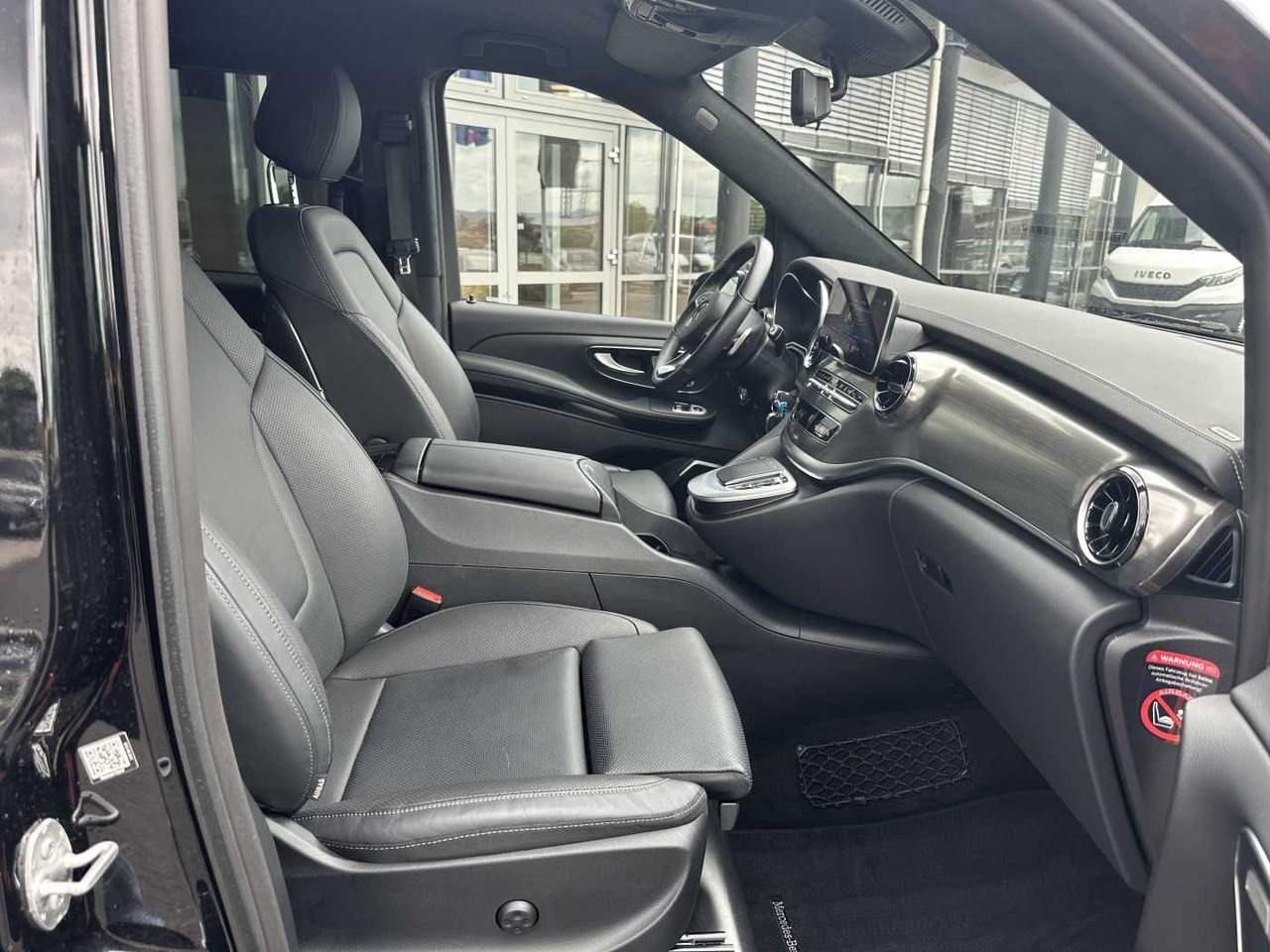 Carrinha Mercedes-Benz V 300 d 4MATIC EXCLUSIVE AMG Panorama DISTRONIC: foto 9