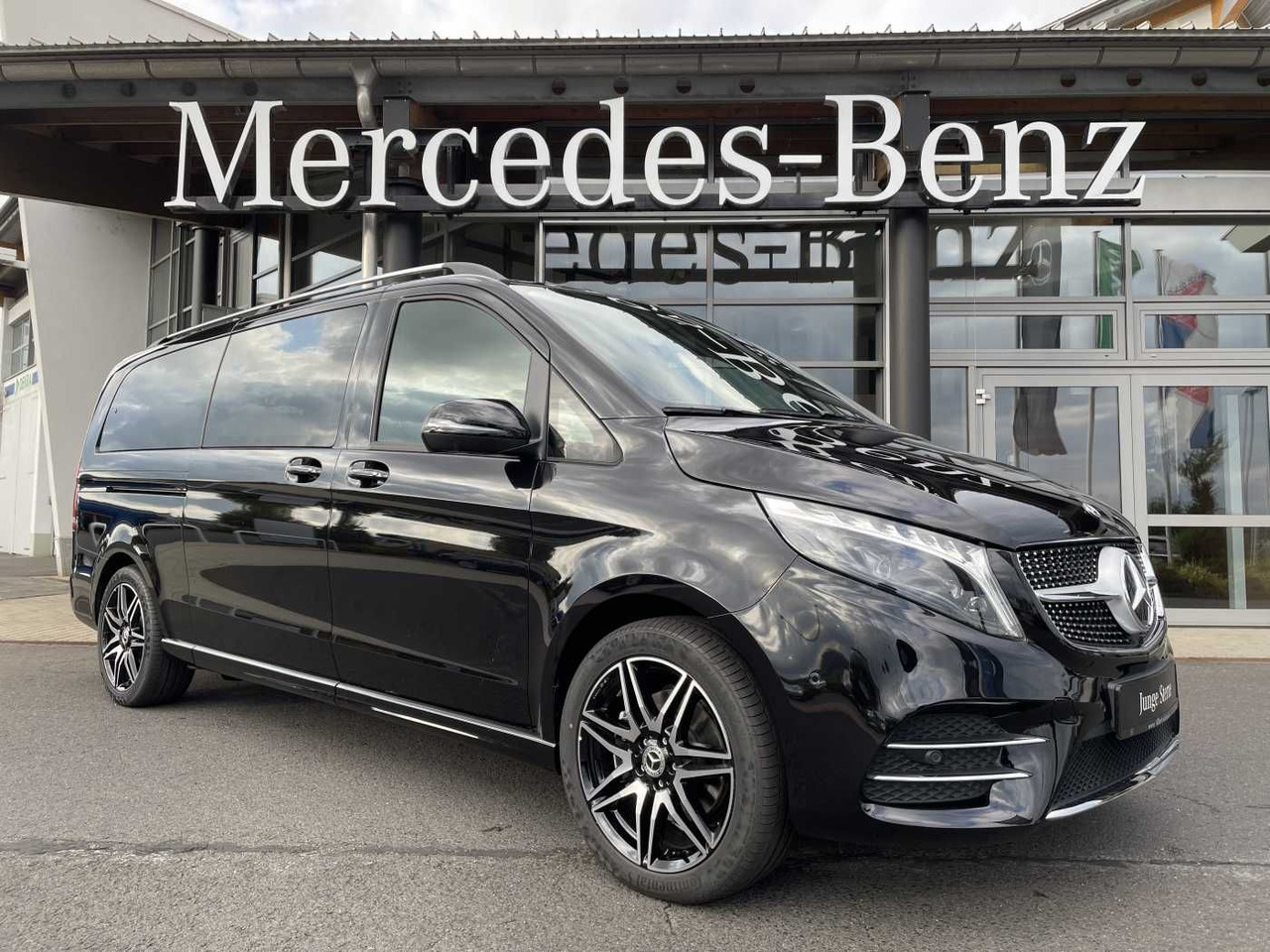 Mercedes-Benz V 300 d AVA 4MATIC AMG Kühlschrank AIRMATIC - Automóvel: foto 1 Mercedes-Benz V 300 d AVA 4MATIC AMG Kühlschrank AIRMATIC - Automóvel: foto 1