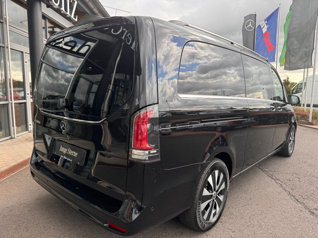 Mercedes-Benz V 300 d AVANTGARDE Extralang 360Kamera Standheiz - Carrinha: foto 4 Mercedes-Benz V 300 d AVANTGARDE Extralang 360Kamera Standheiz - Carrinha: foto 4