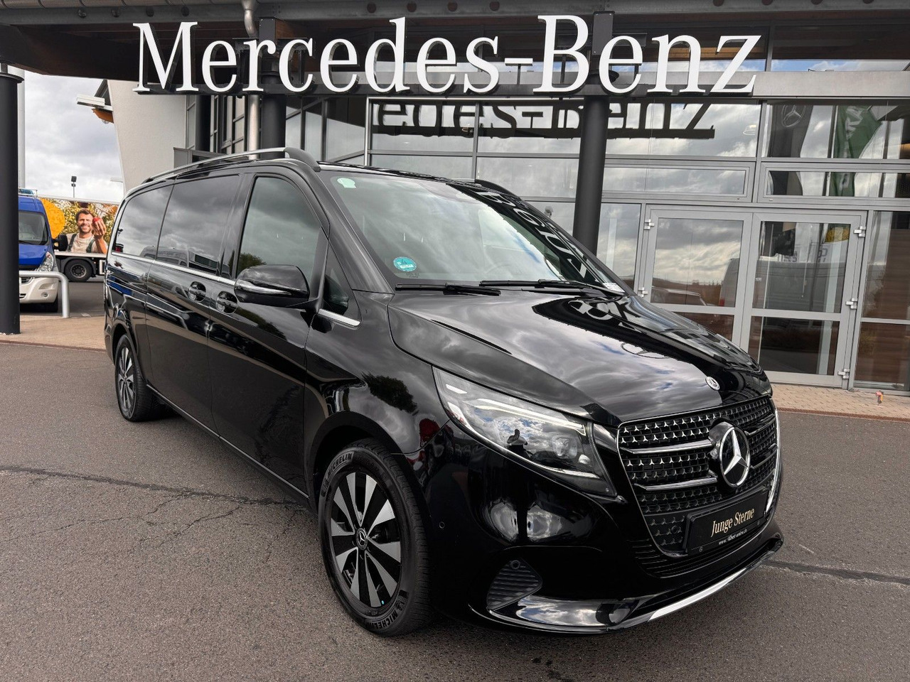 Mercedes-Benz V 300 d AVANTGARDE Extralang 360Kamera Standheiz - Carrinha: foto 1 Mercedes-Benz V 300 d AVANTGARDE Extralang 360Kamera Standheiz - Carrinha: foto 1