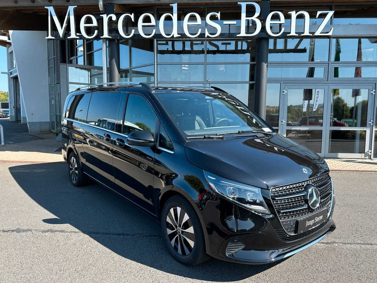 Mercedes-Benz V 300 d AVANTGARDE Extralang 360Kamera Standheiz - Carrinha: foto 1 Mercedes-Benz V 300 d AVANTGARDE Extralang 360Kamera Standheiz - Carrinha: foto 1