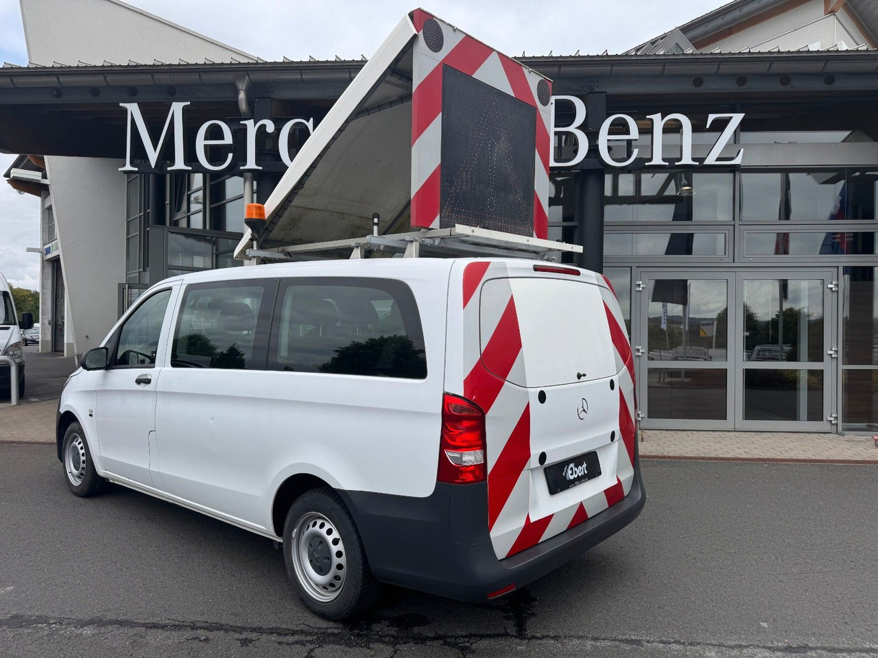 Mercedes-Benz Vito 111 CDI Tourer Begleitfahrzeug BF3+ / WVZ - Furgão de passageiros: foto 1 Mercedes-Benz Vito 111 CDI Tourer Begleitfahrzeug BF3+ / WVZ - Furgão de passageiros: foto 1