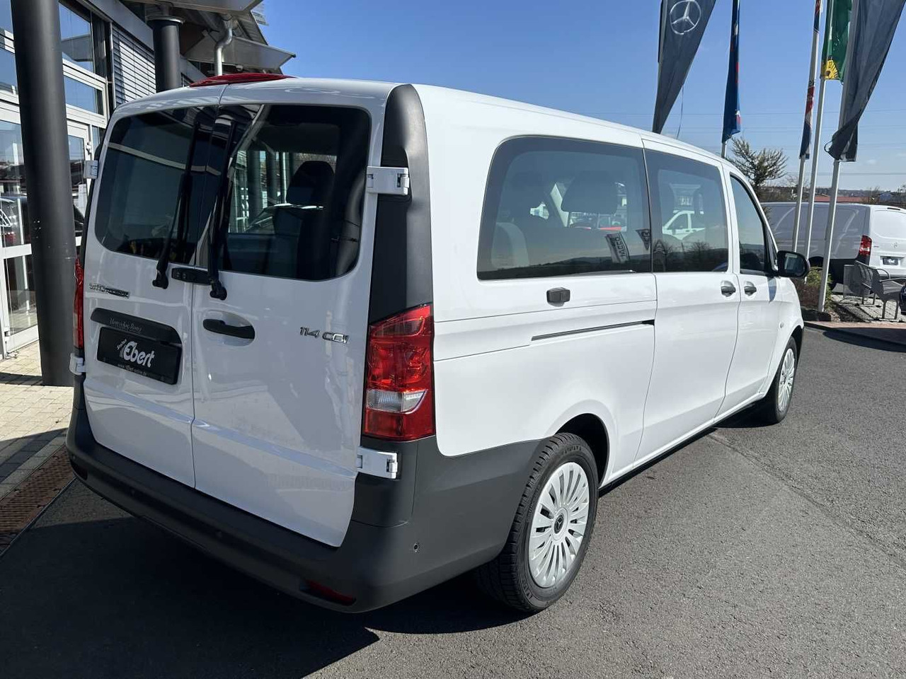 Mercedes-Benz Vito 114 CDI Tourer 8Sitze Klima Audio40 Kamera - Furgão de passageiros: foto 4 Mercedes-Benz Vito 114 CDI Tourer 8Sitze Klima Audio40 Kamera - Furgão de passageiros: foto 4