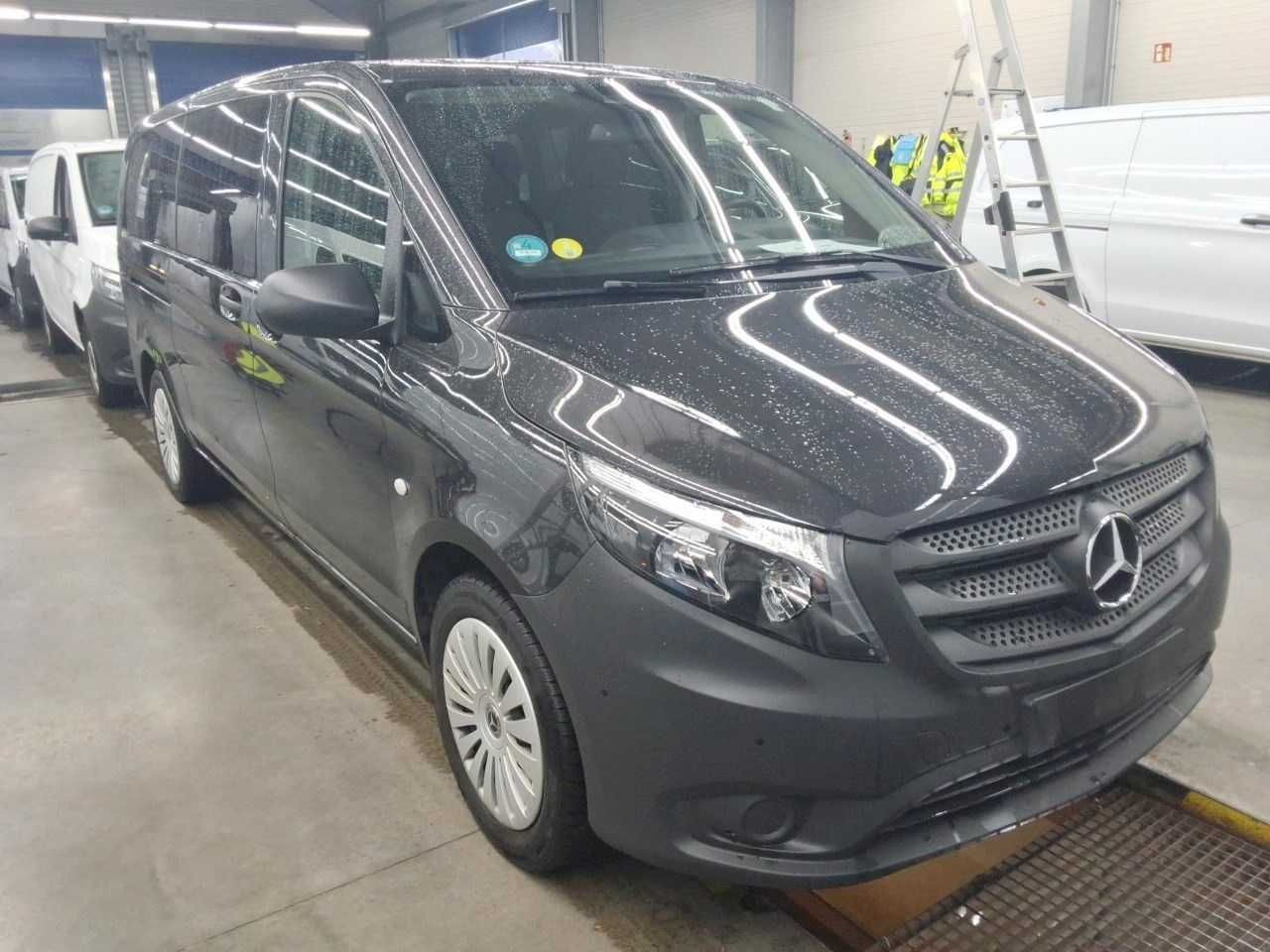 Mercedes-Benz Vito 116 CDI Tourer 2xKlima AHK Kamera Audio40 - Furgão de passageiros: foto 2 Mercedes-Benz Vito 116 CDI Tourer 2xKlima AHK Kamera Audio40 - Furgão de passageiros: foto 2
