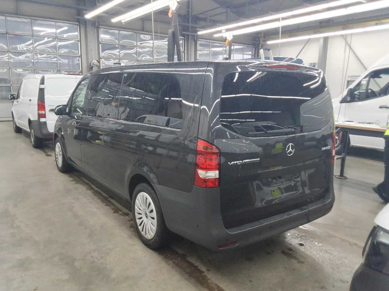 Mercedes-Benz Vito 116 CDI Tourer 2xKlima AHK Kamera Audio40 - Furgão de passageiros: foto 4 Mercedes-Benz Vito 116 CDI Tourer 2xKlima AHK Kamera Audio40 - Furgão de passageiros: foto 4