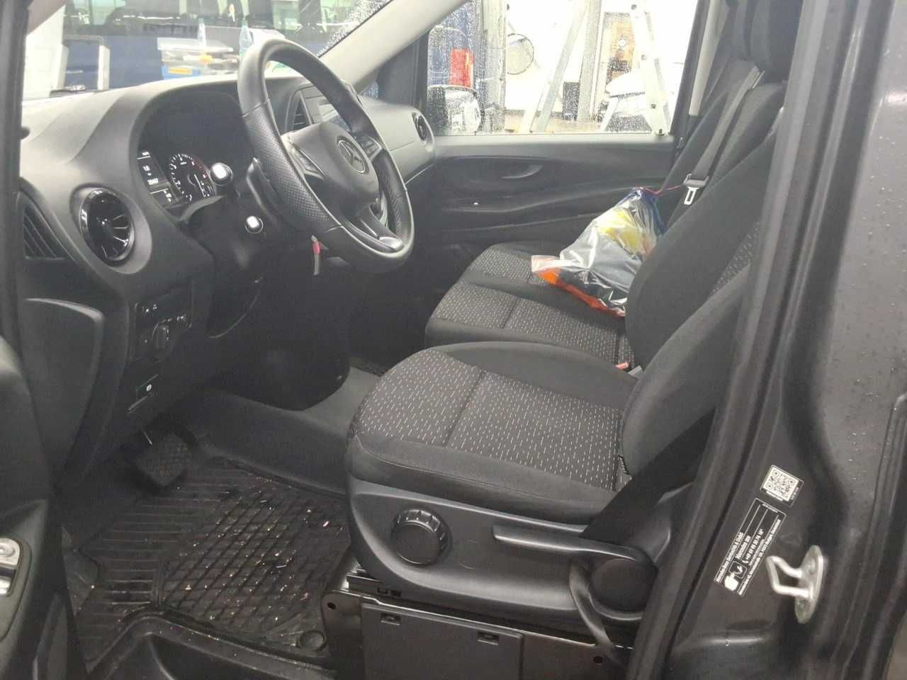Mercedes-Benz Vito 116 CDI Tourer 2xKlima AHK Kamera Audio40 - Automóvel: foto 5 Mercedes-Benz Vito 116 CDI Tourer 2xKlima AHK Kamera Audio40 - Automóvel: foto 5
