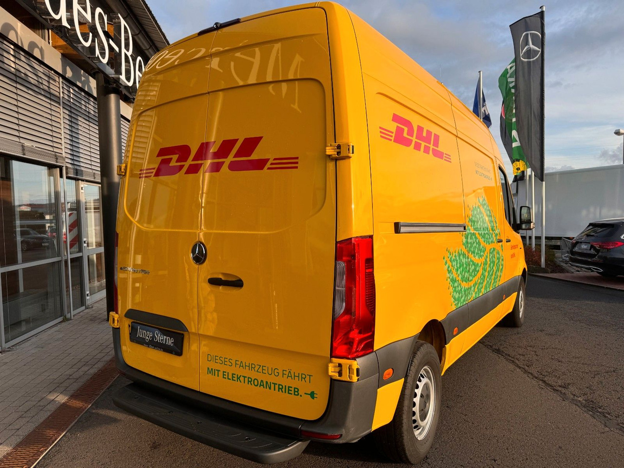 Mercedes-Benz eSprinter 312 DHL Regal KEP-Ausbau - Furgão, Carrinha elétrica: foto 4 Mercedes-Benz eSprinter 312 DHL Regal KEP-Ausbau - Furgão, Carrinha elétrica: foto 4