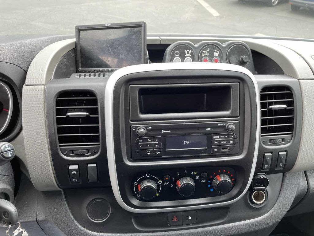 Caminhão com plataforma aérea, Veículo comercial Renault Trafic dCi 120 L1H1 / France Elavateur 091F 9m: foto 14