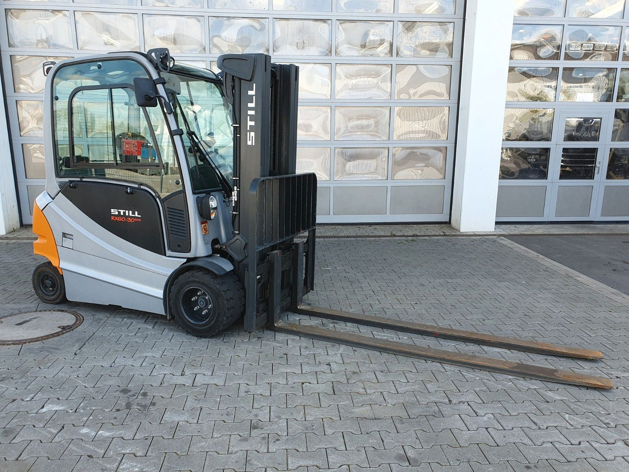 Still RX60-30L/600 - Triplex: 4,6m / nur 1.245h / SS - Empilhador elétrico: foto 2 Still RX60-30L/600 - Triplex: 4,6m / nur 1.245h / SS - Empilhador elétrico: foto 2