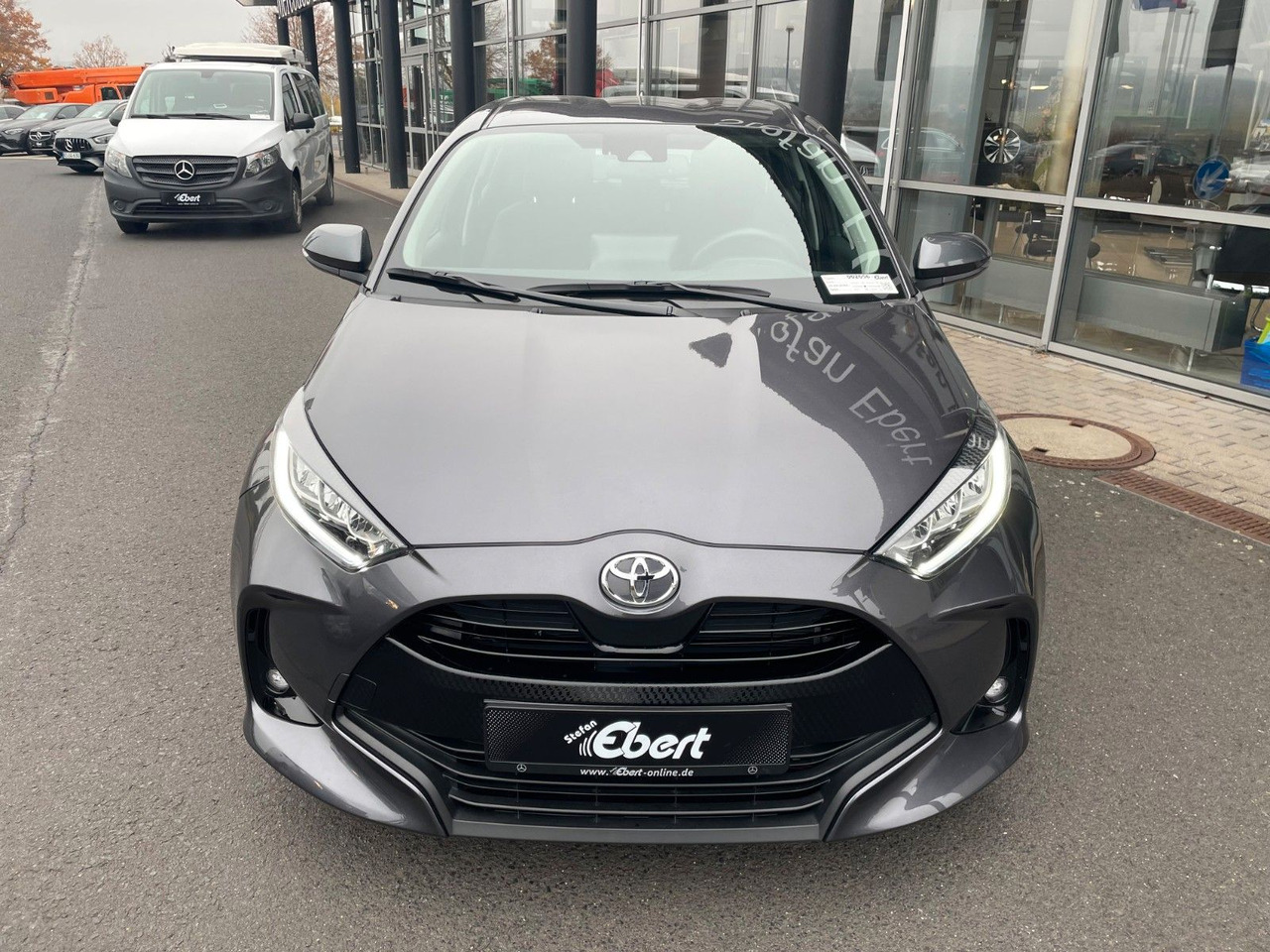 Toyota Yaris 1.5 VVT-iE Aut. Team D AHK+R-Kamera+SHZ - Automóvel: foto 2 Toyota Yaris 1.5 VVT-iE Aut. Team D AHK+R-Kamera+SHZ - Automóvel: foto 2