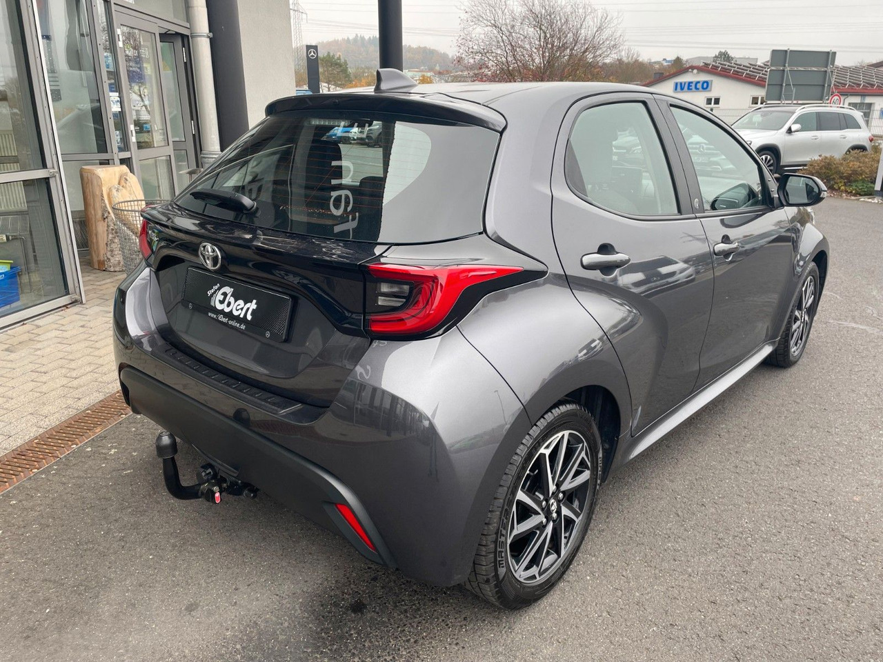 Toyota Yaris 1.5 VVT-iE Aut. Team D AHK+R-Kamera+SHZ - Automóvel: foto 5 Toyota Yaris 1.5 VVT-iE Aut. Team D AHK+R-Kamera+SHZ - Automóvel: foto 5