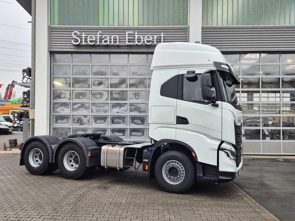Iveco X-Way AS440X57TZ/P ON+ 6x4 Intarder 2xBett - Tractor: foto 4 Iveco X-Way AS440X57TZ/P ON+ 6x4 Intarder 2xBett - Tractor: foto 4