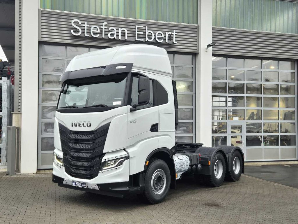 Iveco X-Way AS440X57TZ/P ON+ 6x4 Intarder 2xBett - Tractor: foto 1 Iveco X-Way AS440X57TZ/P ON+ 6x4 Intarder 2xBett - Tractor: foto 1