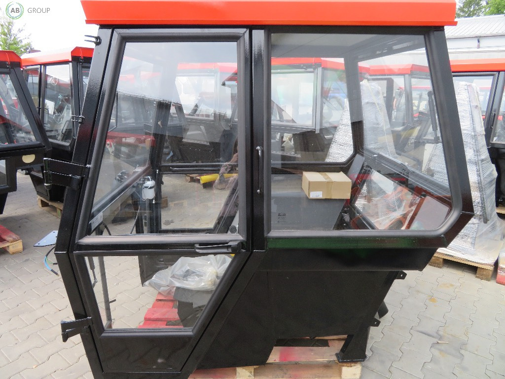 Koja tractor cab C-330 - Cabine para Trator: foto 1 Koja tractor cab C-330 - Cabine para Trator: foto 1