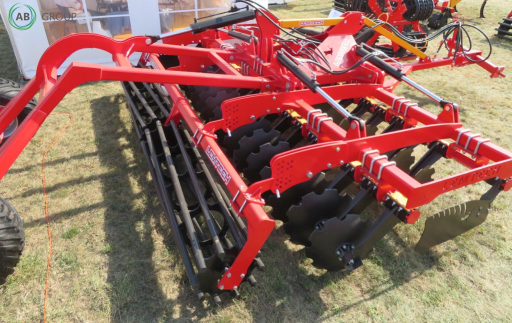 Lemtech hydraulic disc harrow with a Colter BTH45 4.5 m transport trolley - Grades de discos: foto 4 Lemtech hydraulic disc harrow with a Colter BTH45 4.5 m transport trolley - Grades de discos: foto 4