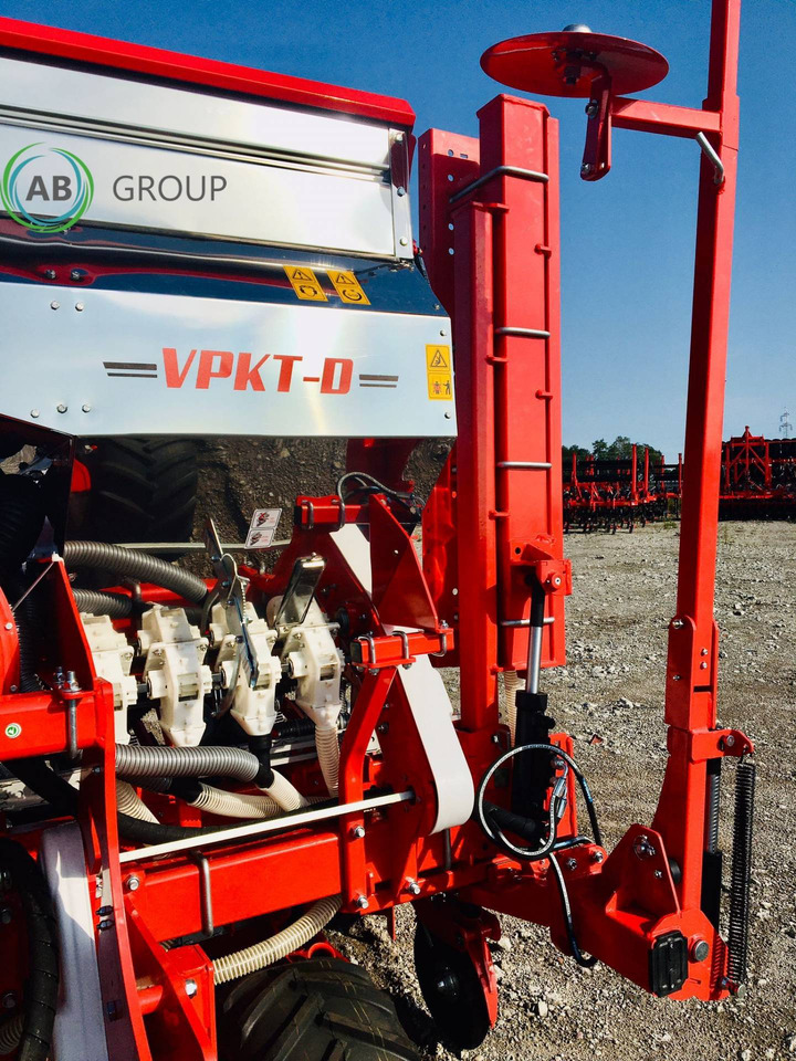 Ozdoken VPKT-DG8 eight-row pneumatic precision seeder with depth fertilization - Semeadora de precisão: foto 3 Ozdoken VPKT-DG8 eight-row pneumatic precision seeder with depth fertilization - Semeadora de precisão: foto 3