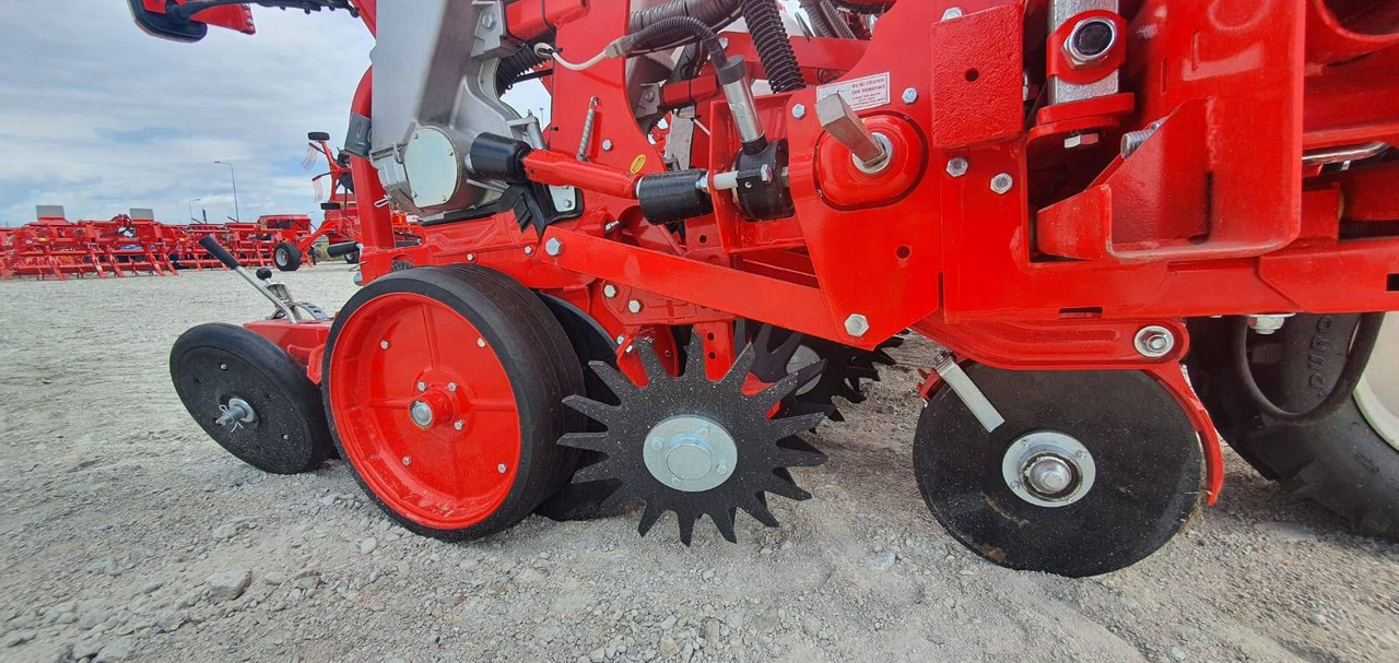 Ozdoken pneumatic precision seeder model VPKT-DG6 - on stock - Semeadora de precisão: foto 5 Ozdoken pneumatic precision seeder model VPKT-DG6 - on stock - Semeadora de precisão: foto 5