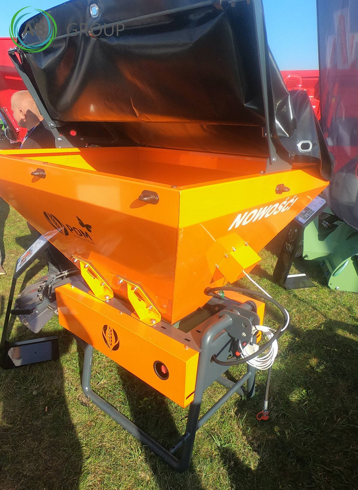 POM Augustów spreader Motyl N031M hydraulic-electric drive - Grades de discos: foto 1 POM Augustów spreader Motyl N031M hydraulic-electric drive - Grades de discos: foto 1