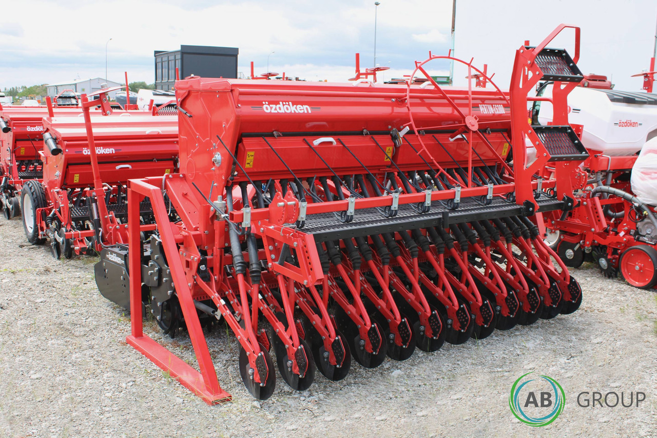 Seedbed and seeding unit mounted on Ozdoken Pertum CS-300 active harrow – single-disc coulter, Packer roller - Semeadora combinada: foto 2 Seedbed and seeding unit mounted on Ozdoken Pertum CS-300 active harrow – single-disc coulter, Packer roller - Semeadora combinada: foto 2