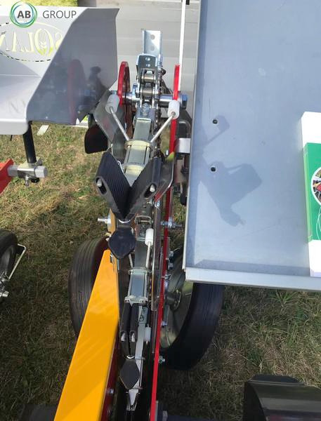Solan S241-R semi-automatic grapple 2 row planter - Máquina para semear: foto 5 Solan S241-R semi-automatic grapple 2 row planter - Máquina para semear: foto 5