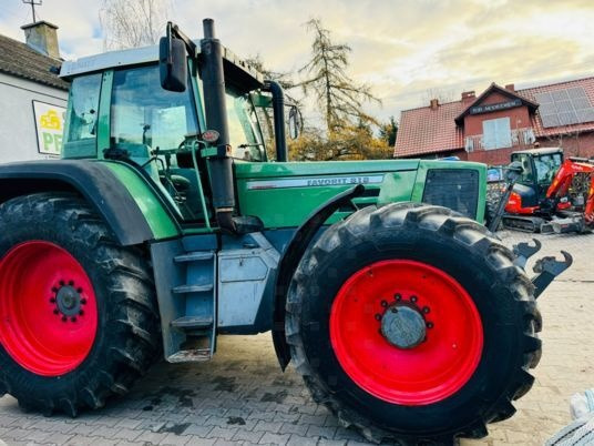 Fendt FAVORIT 818 - Trator: foto 1 Fendt FAVORIT 818 - Trator: foto 1