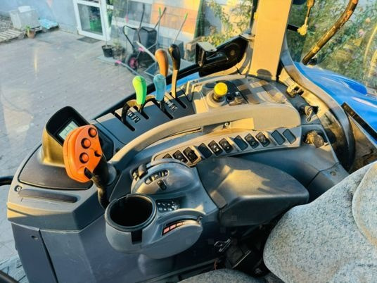 Trator novo New Holland T7030: foto 6