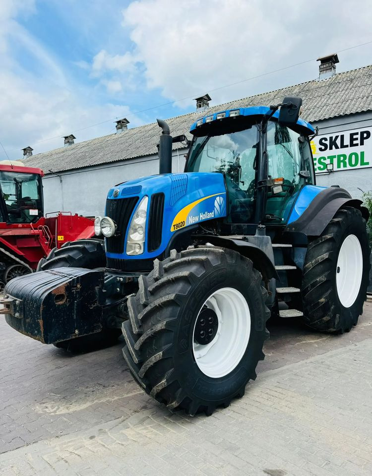 New Holland T8020 - Trator: foto 1 New Holland T8020 - Trator: foto 1