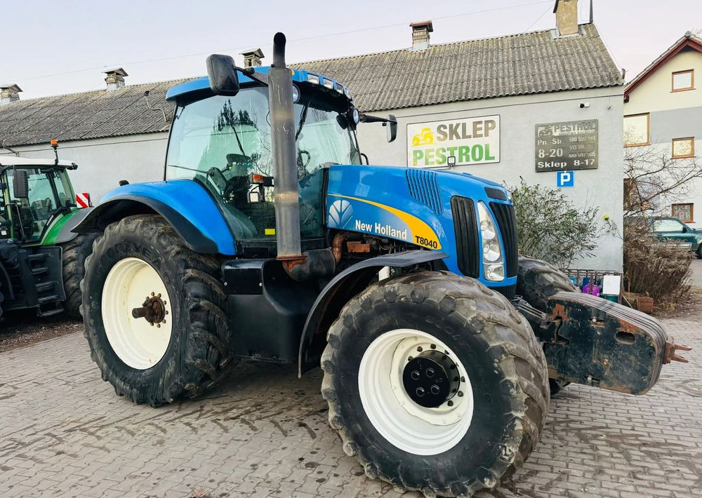 New Holland T8040 - Trator: foto 5 New Holland T8040 - Trator: foto 5