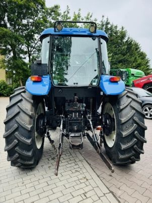 New Holland TD5050 - Trator: foto 4 New Holland TD5050 - Trator: foto 4
