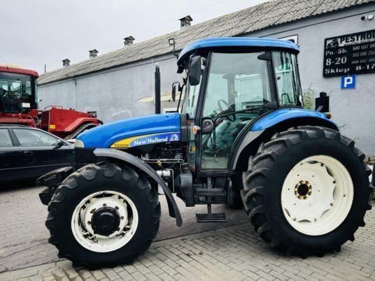 New Holland TD5050 - Trator: foto 1 New Holland TD5050 - Trator: foto 1