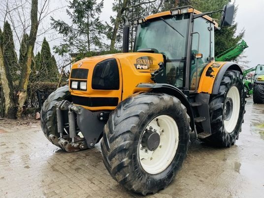 Renault ARES 826 RZ - Trator: foto 1 Renault ARES 826 RZ - Trator: foto 1