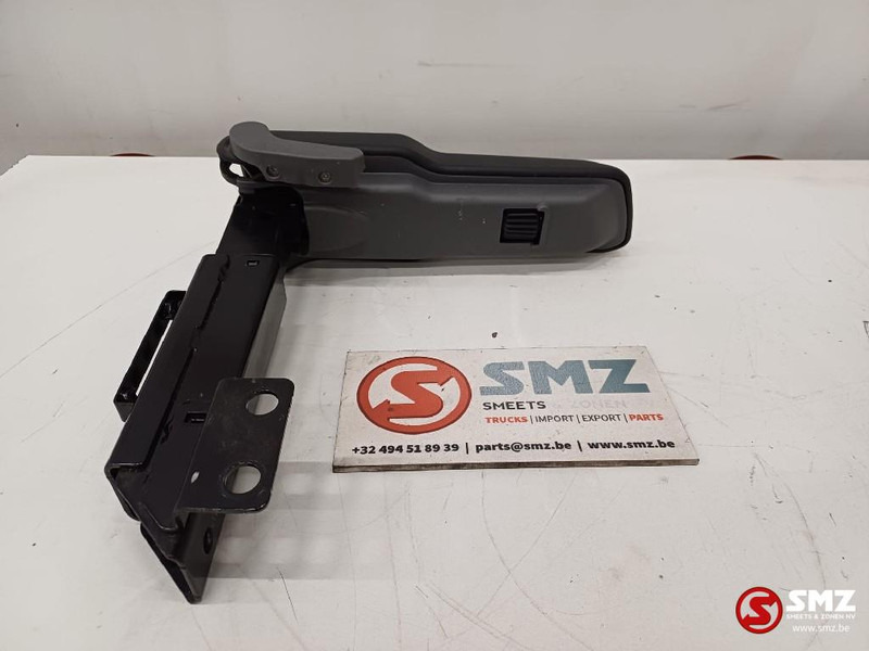 Caterpillar Armrest right Caterpillar - Cabine e interior para Camião: foto 1 Caterpillar Armrest right Caterpillar - Cabine e interior para Camião: foto 1