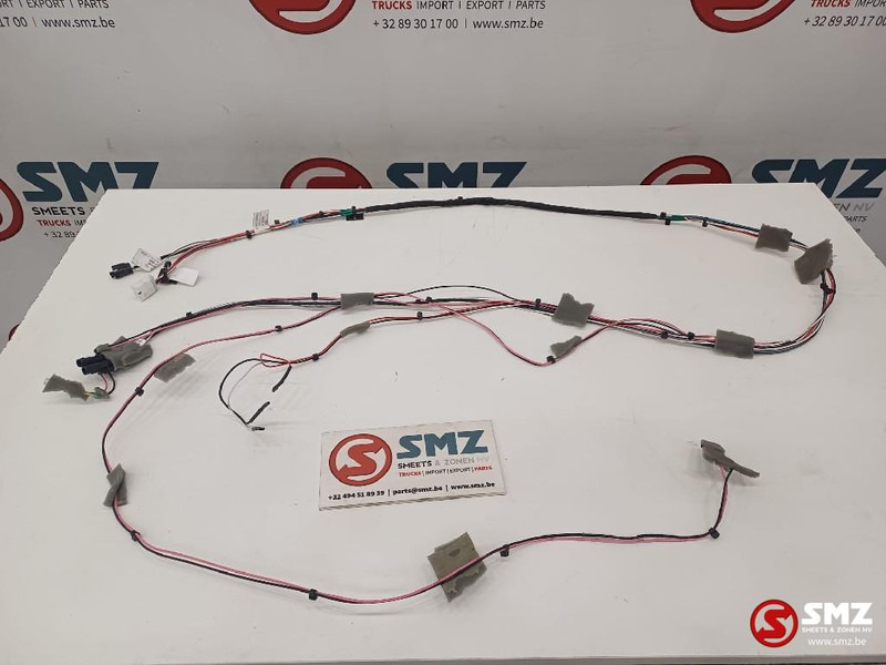 Caterpillar Lightning wire harness Caterpillar - Cables/ Wire harness para Camião: foto 1 Caterpillar Lightning wire harness Caterpillar - Cables/ Wire harness para Camião: foto 1