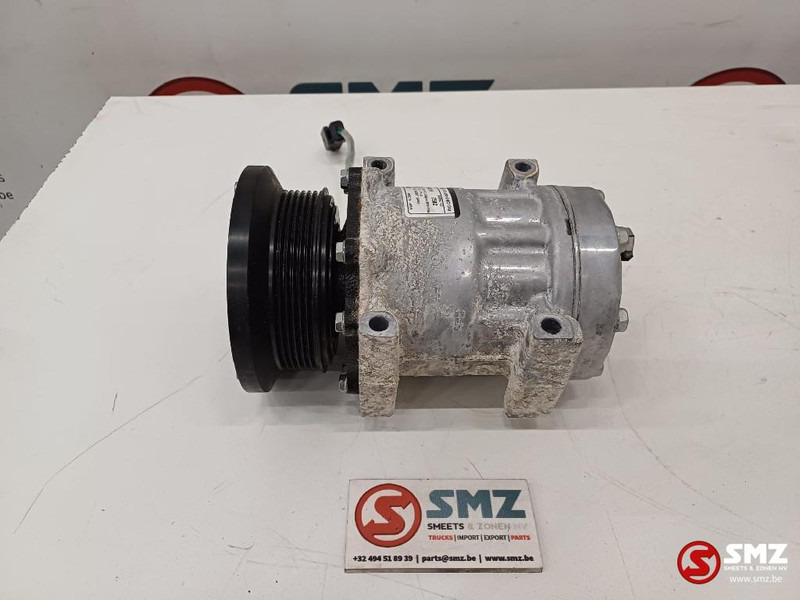 Caterpillar Refrigerant compressor Caterpillar - Motor e peças para Equipamento de movimentação: foto 1 Caterpillar Refrigerant compressor Caterpillar - Motor e peças para Equipamento de movimentação: foto 1