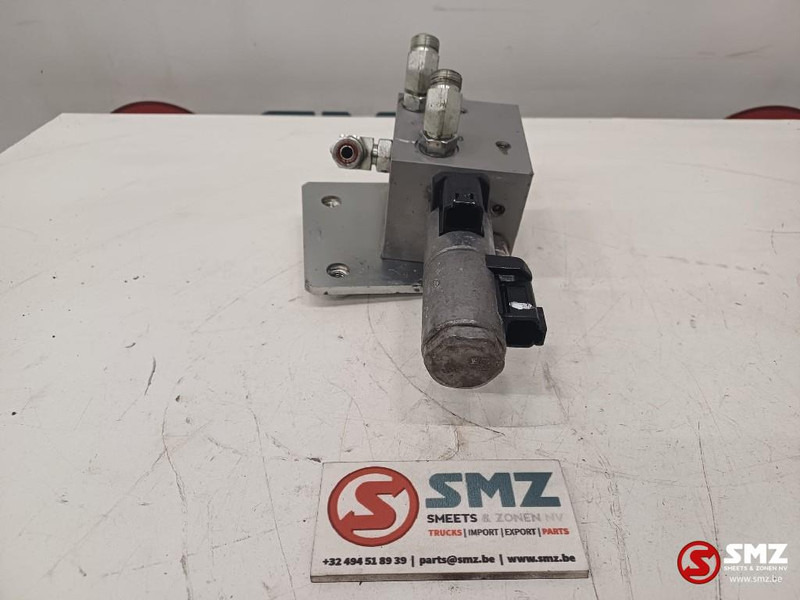 Caterpillar Solenoid valve + press reduction Caterpillar - Hidráulica para Equipamento de movimentação: foto 3 Caterpillar Solenoid valve + press reduction Caterpillar - Hidráulica para Equipamento de movimentação: foto 3