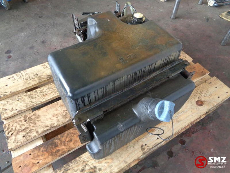 DAF Occ AdBlue tank daf xf 105 - Sistema de combustível para Camião: foto 4 DAF Occ AdBlue tank daf xf 105 - Sistema de combustível para Camião: foto 4