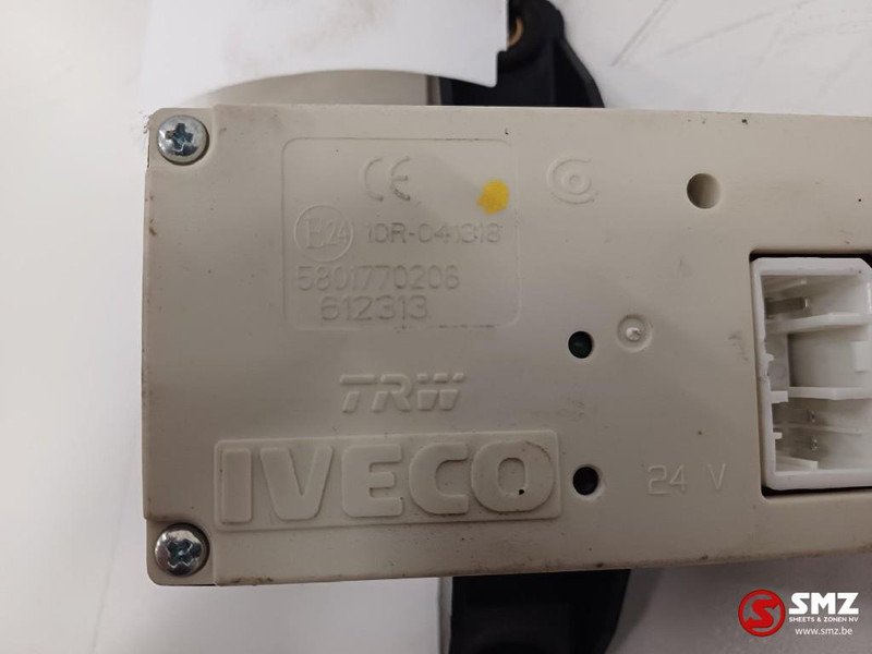Iveco Occ ECU centrale vergrendeling Iveco - Centralina electrónica para Camião: foto 3 Iveco Occ ECU centrale vergrendeling Iveco - Centralina electrónica para Camião: foto 3