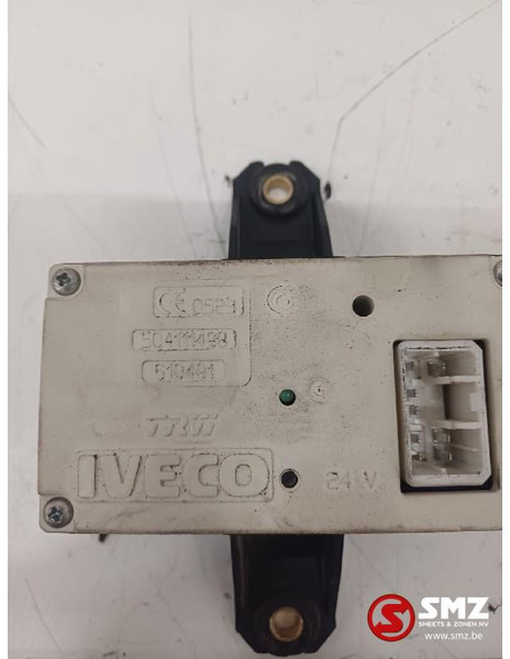 Iveco Occ ECU centrale vergrendeling regeleenheid Iveco - Centralina electrónica para Camião: foto 4 Iveco Occ ECU centrale vergrendeling regeleenheid Iveco - Centralina electrónica para Camião: foto 4
