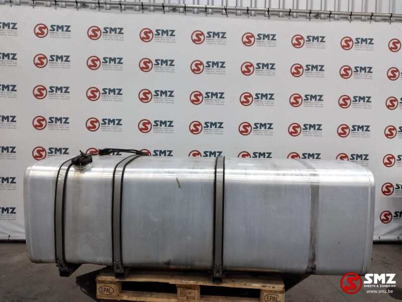 Iveco Occ brandstoftank 950L Iveco Stralis hi-way - Tanque de combustível para Camião: foto 1 Iveco Occ brandstoftank 950L Iveco Stralis hi-way - Tanque de combustível para Camião: foto 1