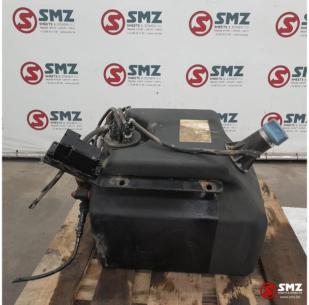 MAN Occ AdBluetank 35L + AdBlueniveausensor MAN - Sistema de combustível para Camião: foto 2 MAN Occ AdBluetank 35L + AdBlueniveausensor MAN - Sistema de combustível para Camião: foto 2