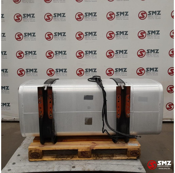 MAN Occ brandstoftank + brandstofniveusensor + steunen - Tanque de combustível para Camião: foto 2 MAN Occ brandstoftank + brandstofniveusensor + steunen - Tanque de combustível para Camião: foto 2